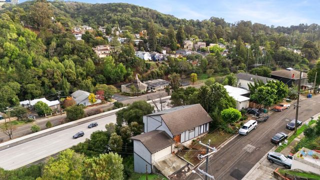 3660 Oak Knoll Blvd, Oakland, CA 94605