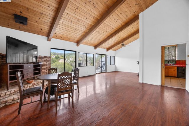 3660 Oak Knoll Blvd, Oakland, CA 94605