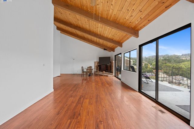 3660 Oak Knoll Blvd, Oakland, CA 94605