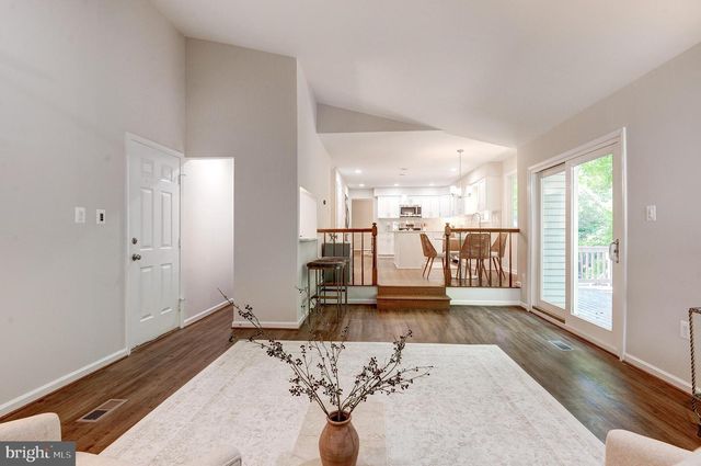 2692 GLENCROFT RD, Vienna, VA 22181