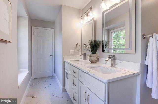 2692 GLENCROFT RD, Vienna, VA 22181