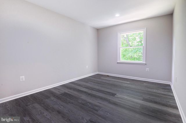 2692 GLENCROFT RD, Vienna, VA 22181