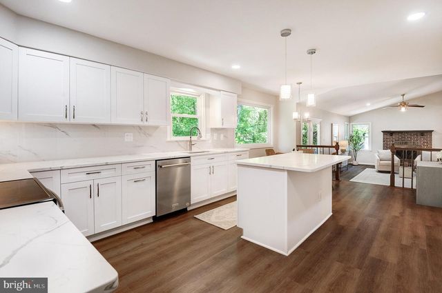 2692 GLENCROFT RD, Vienna, VA 22181