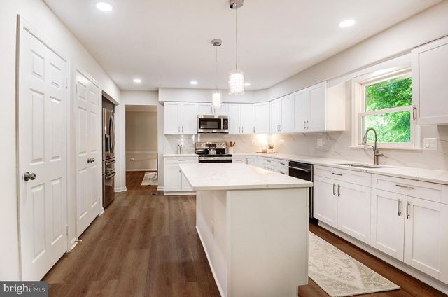 2692 GLENCROFT RD, Vienna, VA 22181
