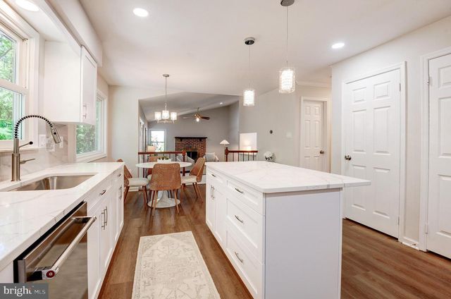 2692 GLENCROFT RD, Vienna, VA 22181
