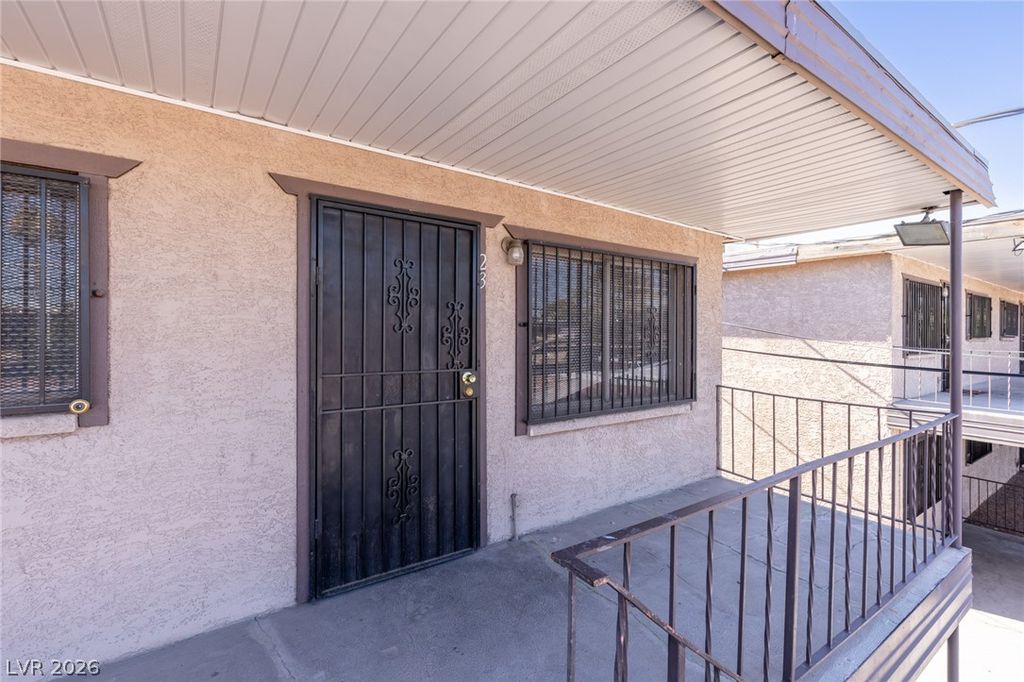 3718 Hazelwood Street 23, Las Vegas, NV 89119 — photo 3