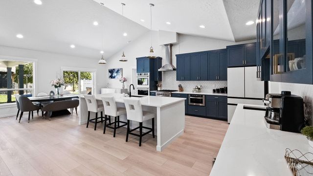 1697 S Vinnell, Boise, ID 83709