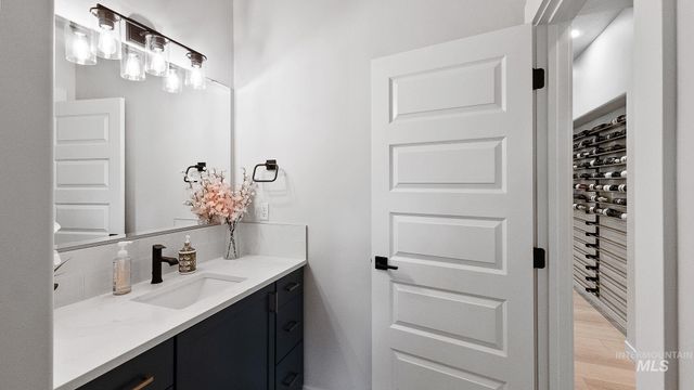 1697 S Vinnell, Boise, ID 83709