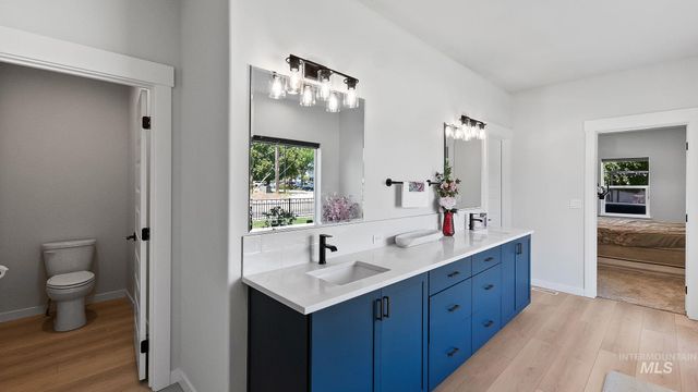 1697 S Vinnell, Boise, ID 83709