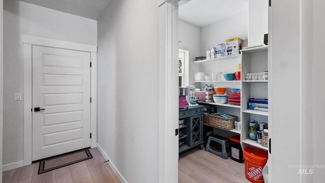 1697 S Vinnell, Boise, ID 83709