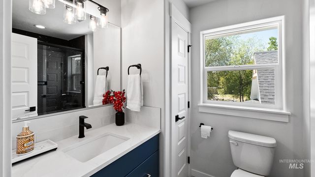 1697 S Vinnell, Boise, ID 83709