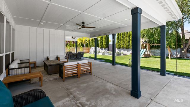 1697 S Vinnell, Boise, ID 83709