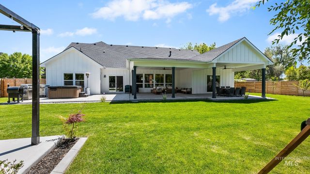 1697 S Vinnell, Boise, ID 83709