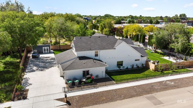 1697 S Vinnell, Boise, ID 83709