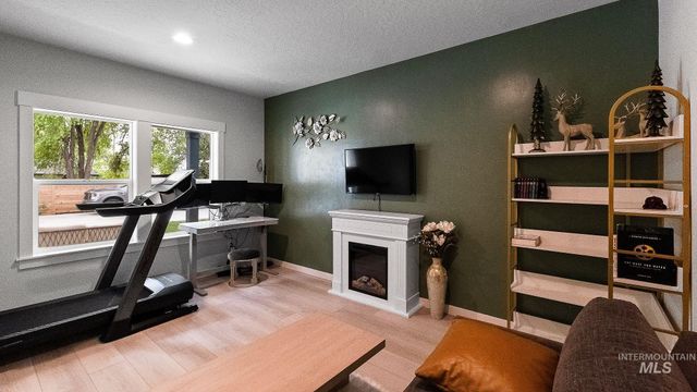 1697 S Vinnell, Boise, ID 83709