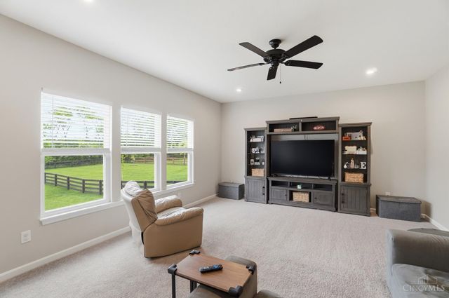 2714 Leonardo Way, Franklin Twp, OH 45005