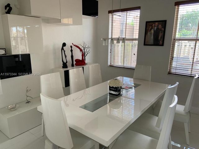 7586 NW 113th Path 0, Doral, FL 33178