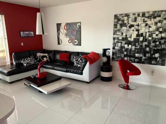 7586 NW 113th Path 0, Doral, FL 33178