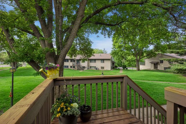 1432 Arden View Drive, Arden Hills, MN 55112
