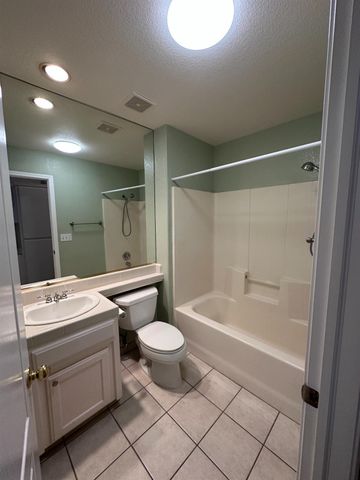 2260 E Niles Avenue, Fresno, CA 93720