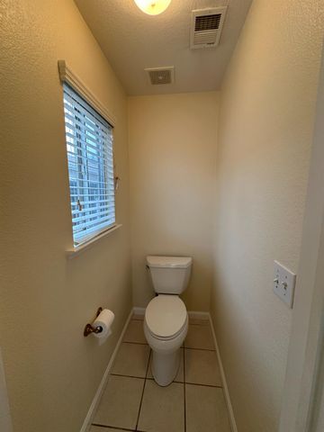 2260 E Niles Avenue, Fresno, CA 93720