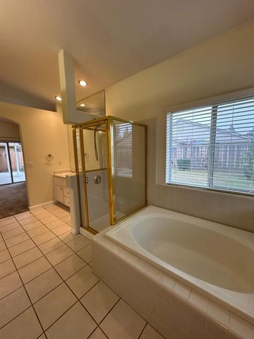 2260 E Niles Avenue, Fresno, CA 93720