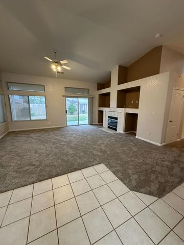 2260 E Niles Avenue, Fresno, CA 93720