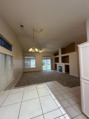 2260 E Niles Avenue, Fresno, CA 93720