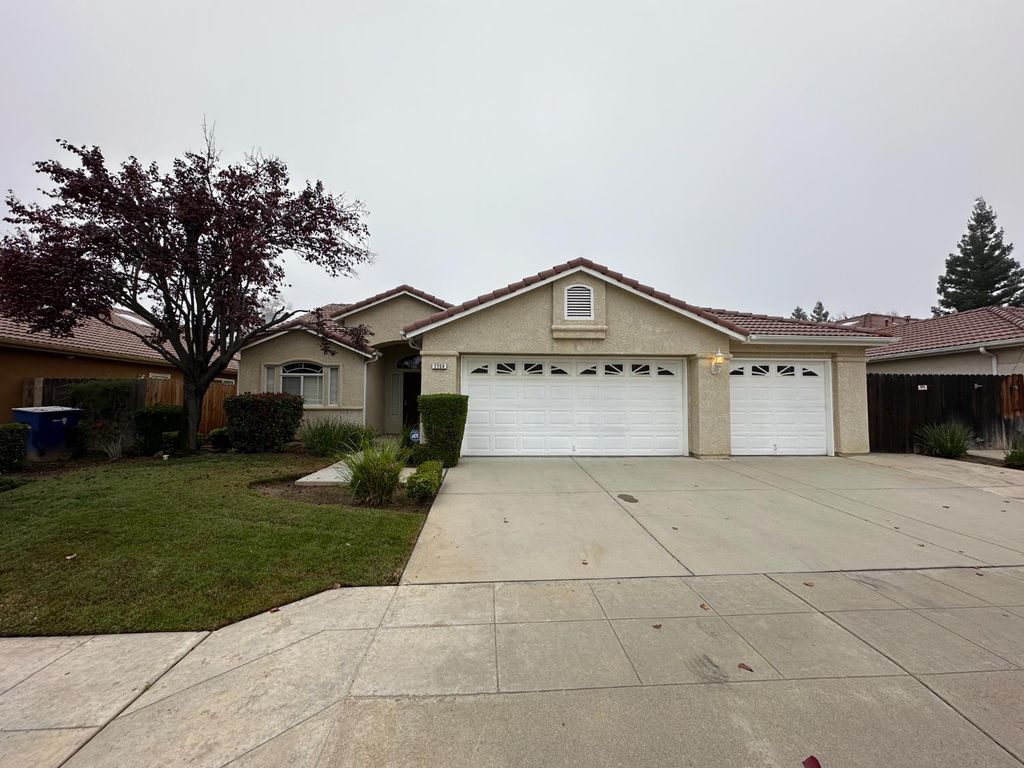 2260 E Niles Avenue, Fresno, CA 93720