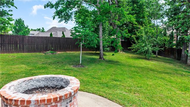 4010 NE Miner Court, Bentonville, AR 72712
