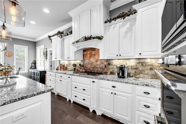 4010 NE Miner Court, Bentonville, AR 72712