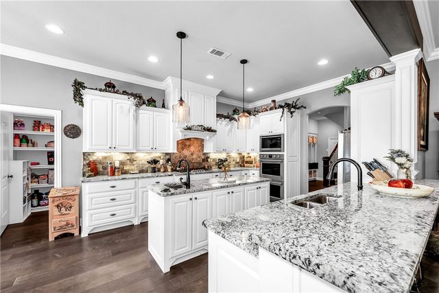 4010 NE Miner Court, Bentonville, AR 72712