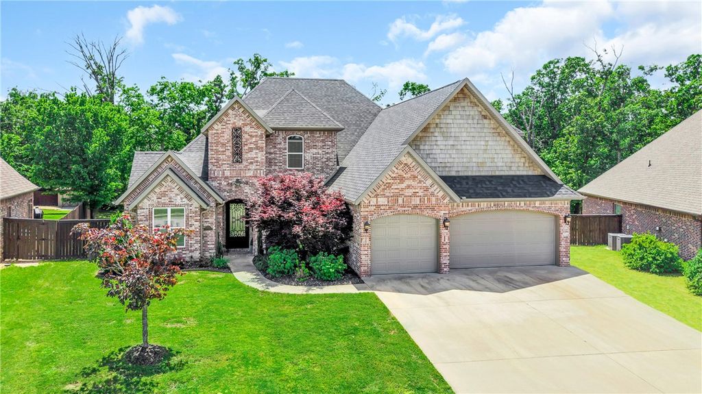 4010 NE Miner Court, Bentonville, AR 72712