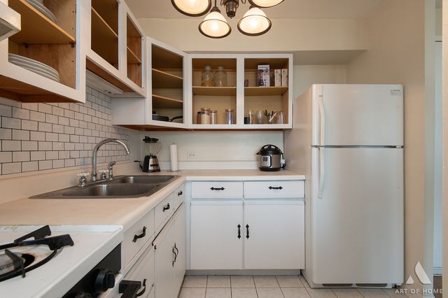 3001 S Michigan Avenue 2406, Chicago, IL 60616