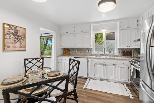1353 Wood Duck Trail, Shakopee, MN 55379