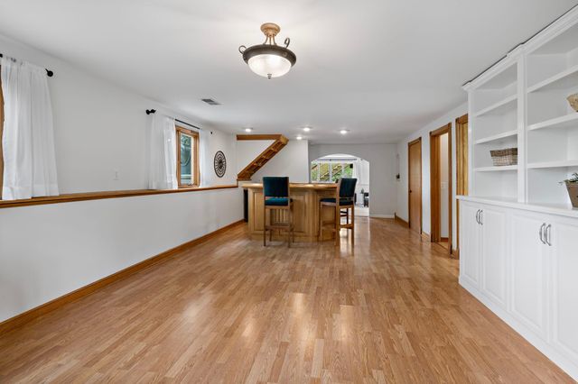 1353 Wood Duck Trail, Shakopee, MN 55379