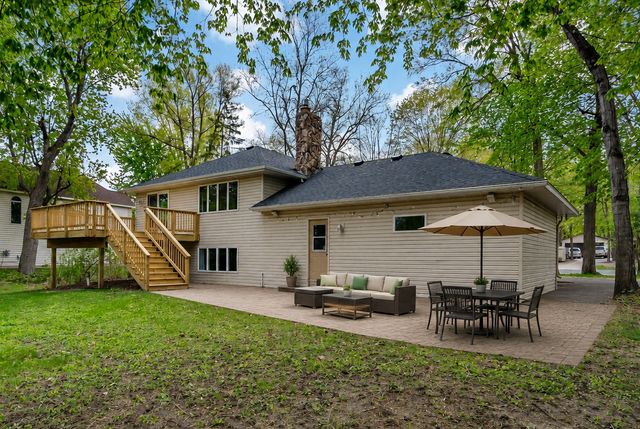 1353 Wood Duck Trail, Shakopee, MN 55379