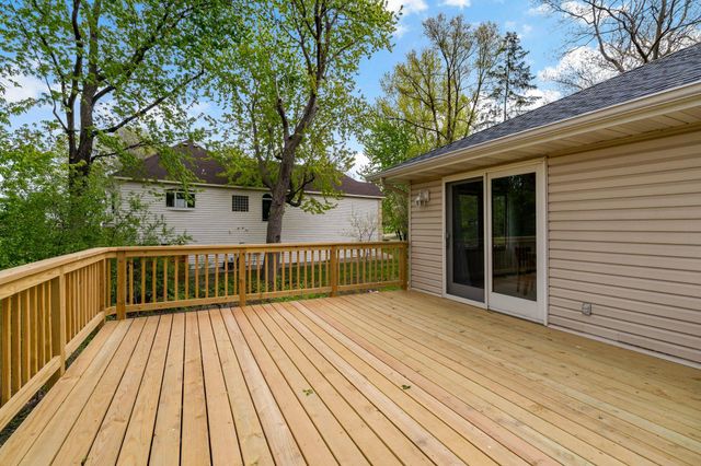 1353 Wood Duck Trail, Shakopee, MN 55379