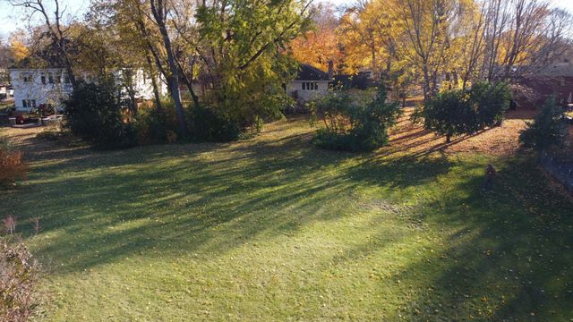 1353 Wood Duck Trail, Shakopee, MN 55379