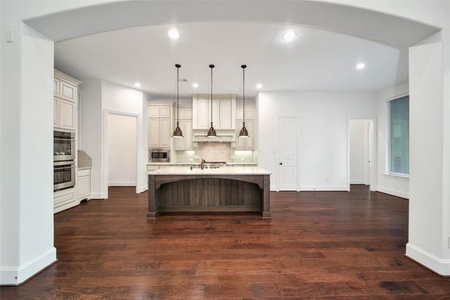 19 Brittany Rose Place, The Woodlands, TX 77375