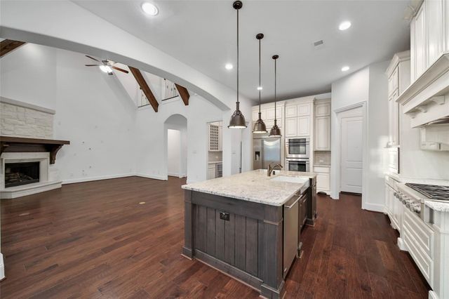 19 Brittany Rose Place, The Woodlands, TX 77375