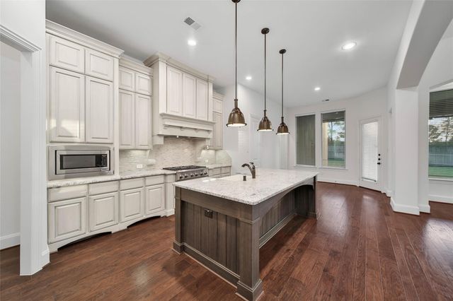 19 Brittany Rose Place, The Woodlands, TX 77375