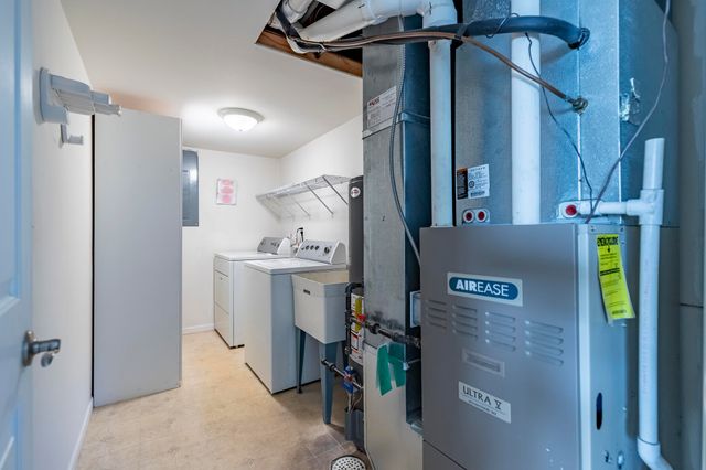 7723 Eider Avenue, Hobart, IN 46342