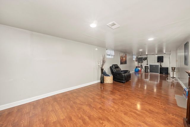 5006 S La Crosse Avenue, Chicago, IL 60638