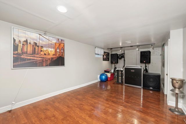 5006 S La Crosse Avenue, Chicago, IL 60638