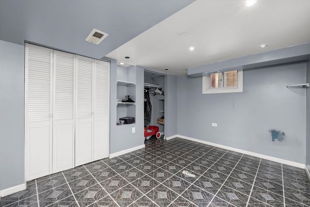 5006 S La Crosse Avenue, Chicago, IL 60638