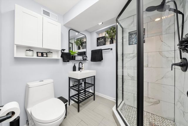 5006 S La Crosse Avenue, Chicago, IL 60638