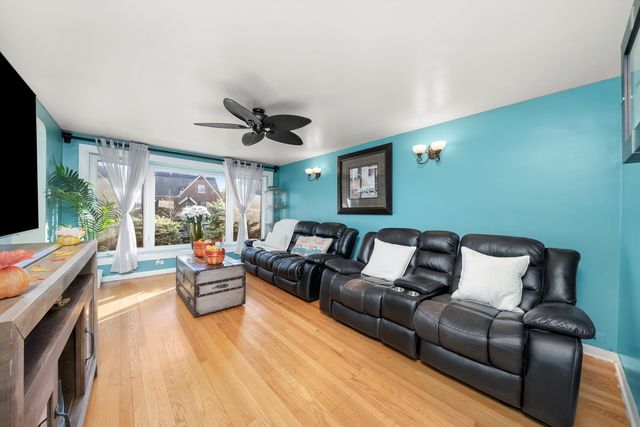 5006 S La Crosse Avenue, Chicago, IL 60638