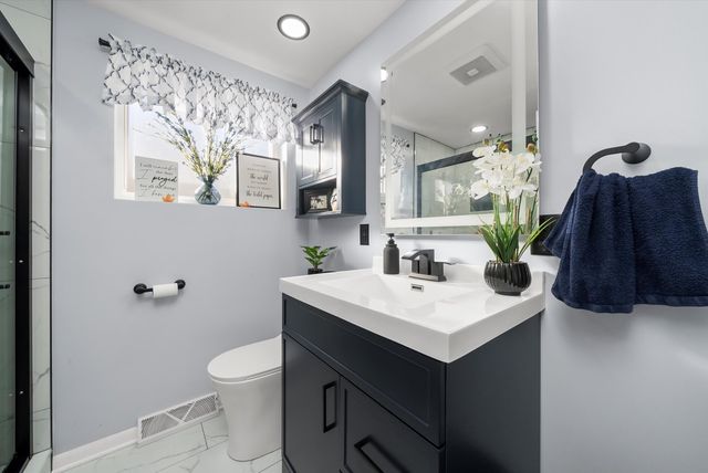 5006 S La Crosse Avenue, Chicago, IL 60638