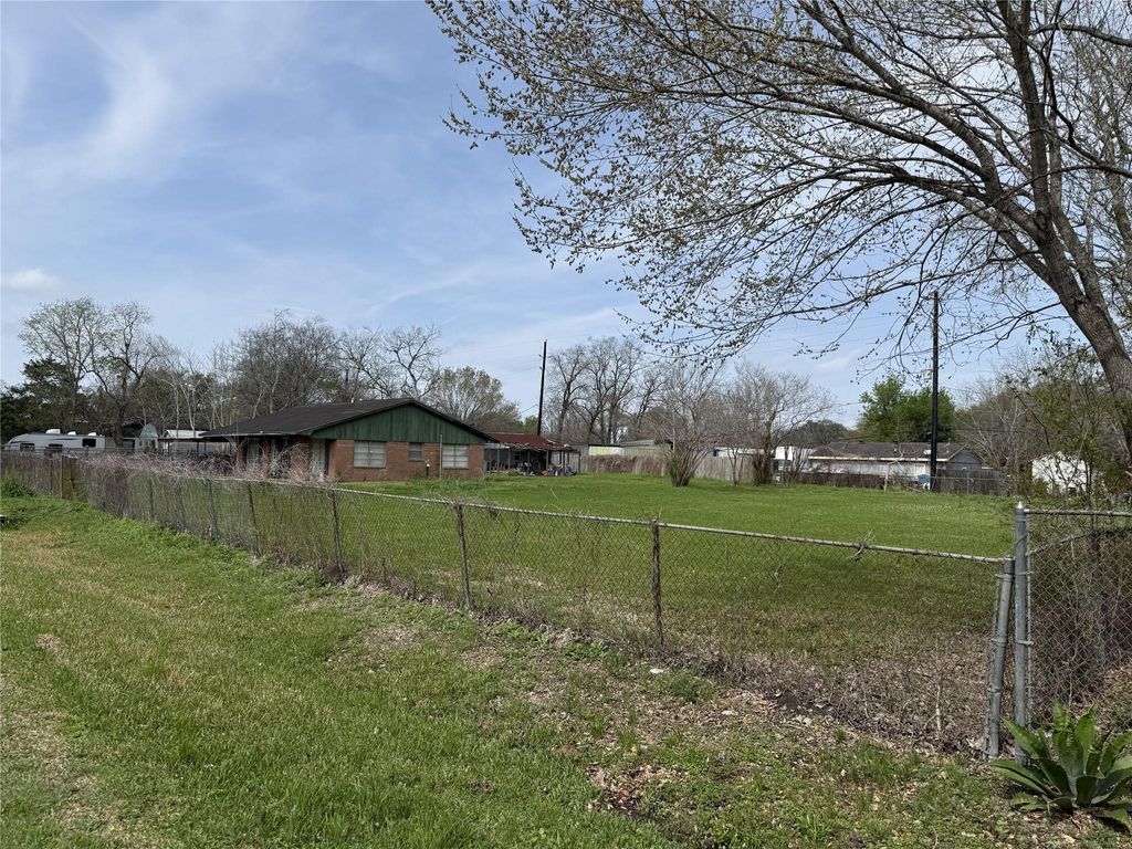 3627 Thistle B Street, Houston, TX 77047